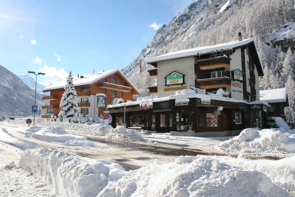 Hotel Typically Swiss Taescherhof