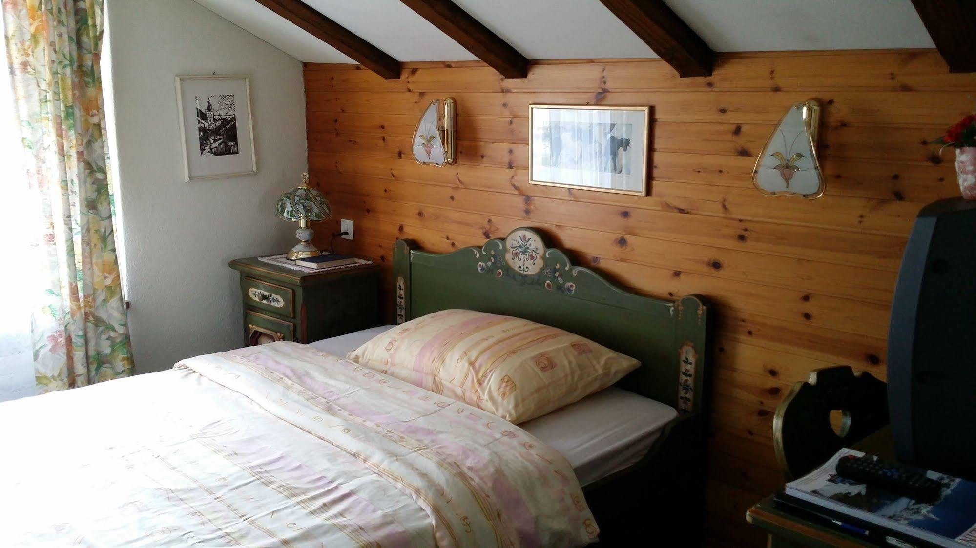 Hotel Typically Swiss Taescherhof 3*