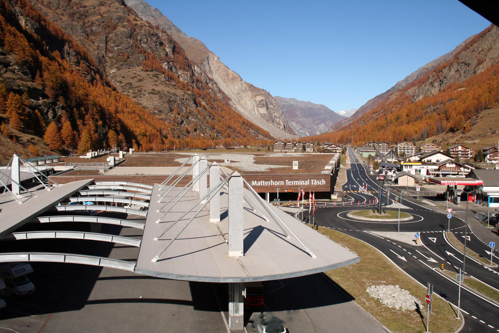 Hotel Typically Swiss Taescherhof