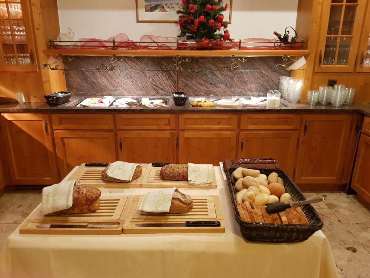 Hotel Typically Swiss Taescherhof 3*